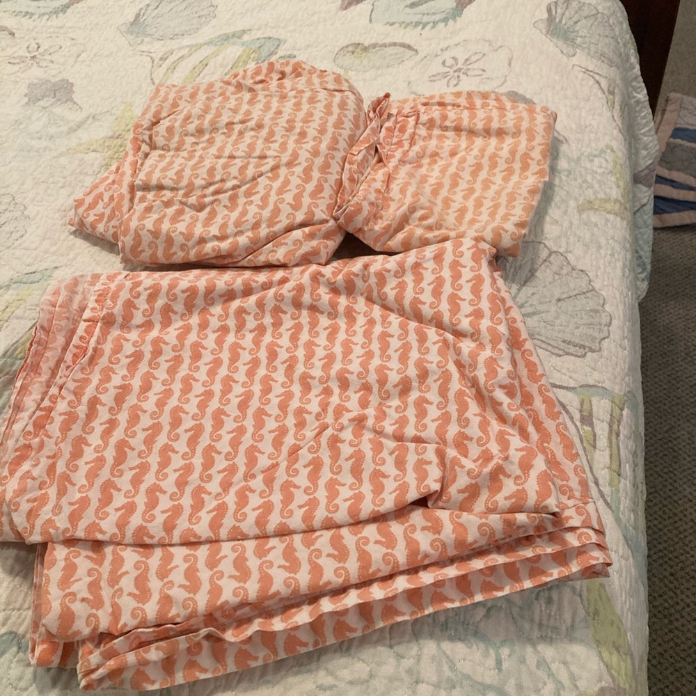 Twin flat, fitted sheet set with pillow case